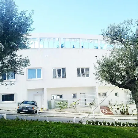 Kodra E Diellit Πανσιόν 4*