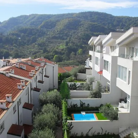 Πανσιόν Kodra E Diellit 4*