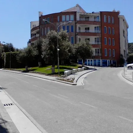 Kodra E Diellit Πανσιόν 4*