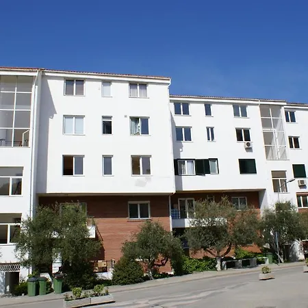 Guest house Kodra E Diellit